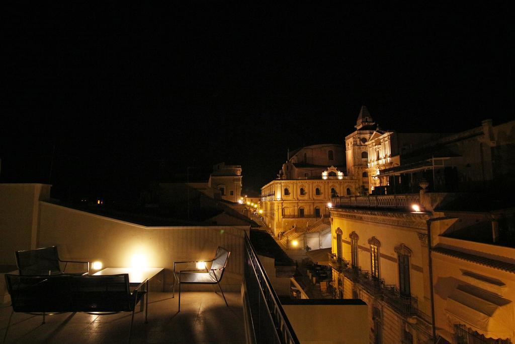 Hotel Porta Reale Noto Bagian luar foto